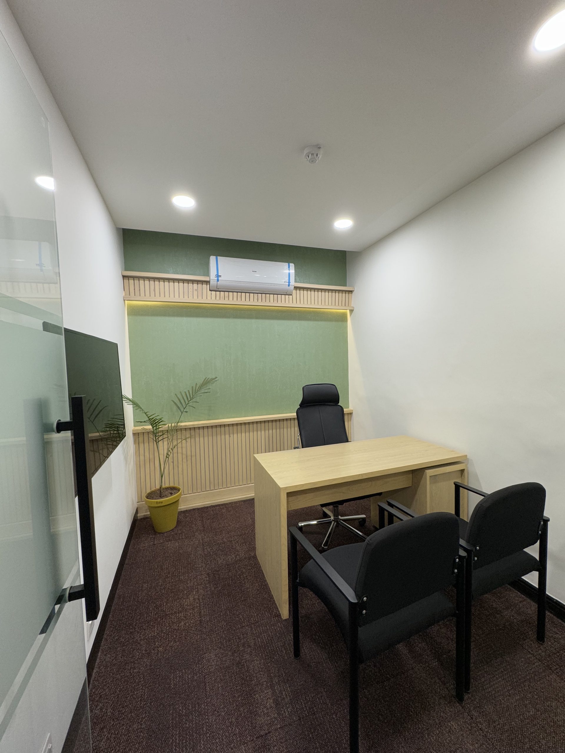 Executive office 1